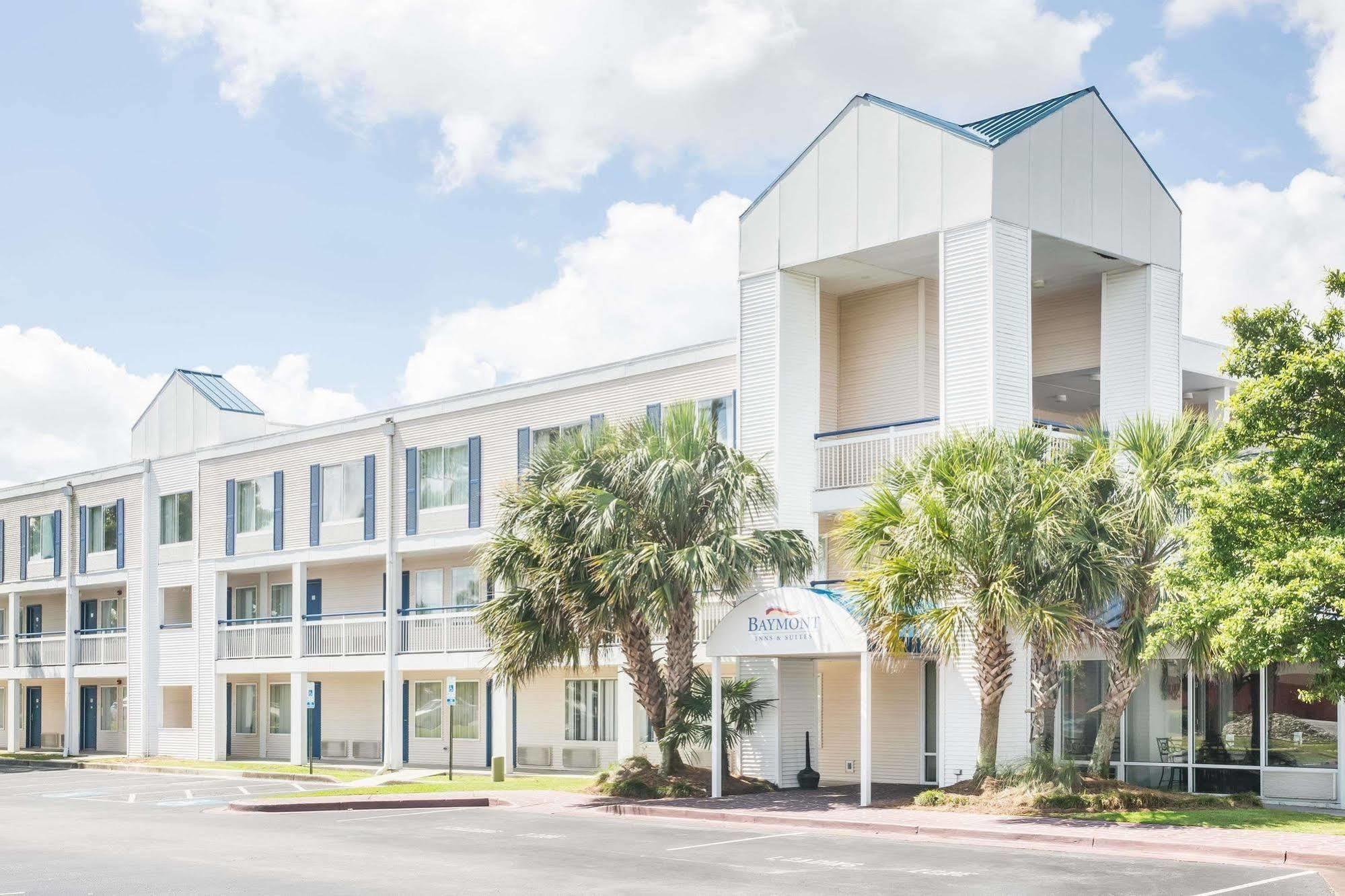 Hotel Baymont By Wyndham Wilmington Exterior foto