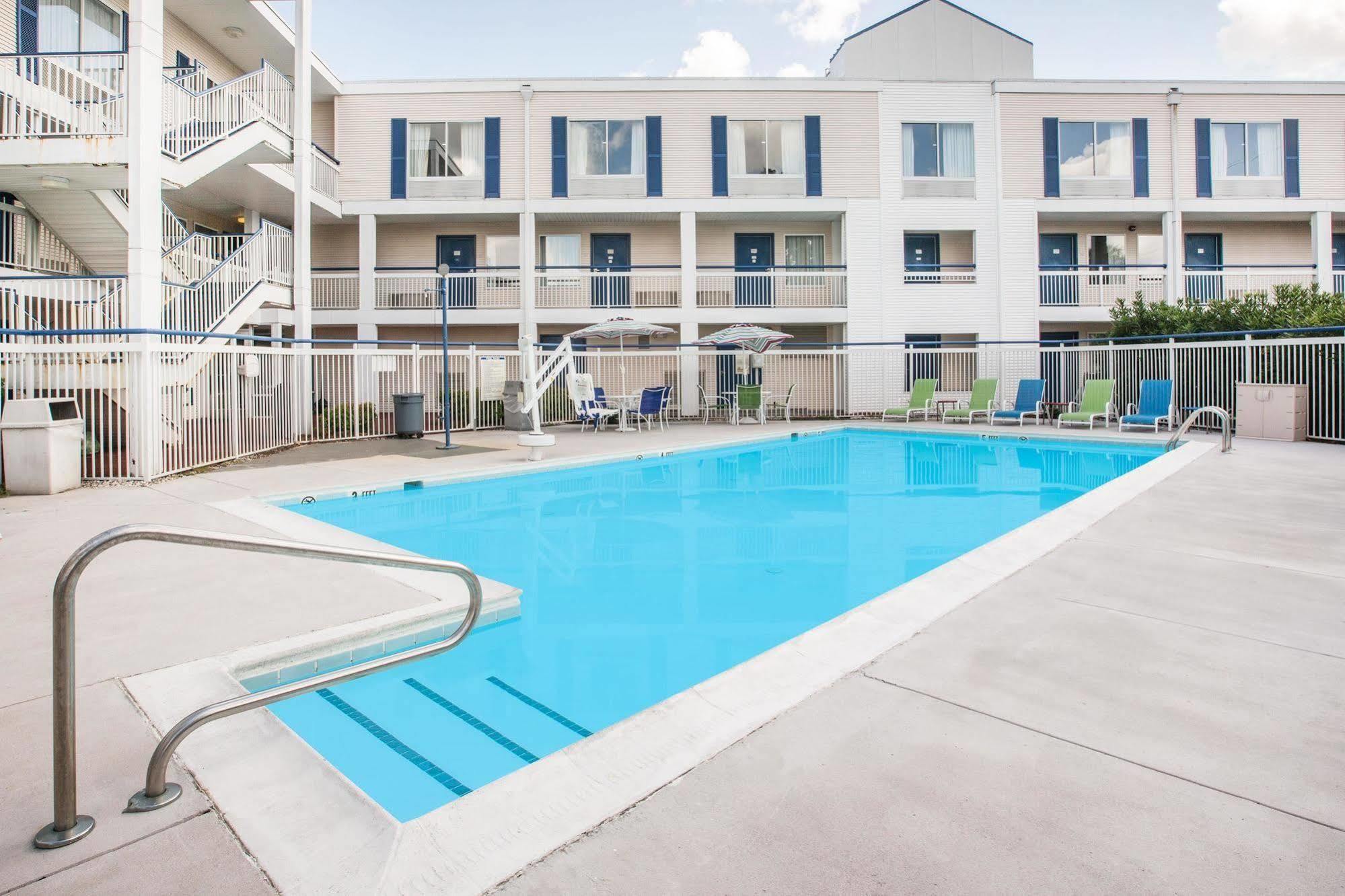 Hotel Baymont By Wyndham Wilmington Exterior foto