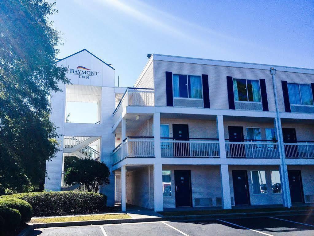 Hotel Baymont By Wyndham Wilmington Exterior foto